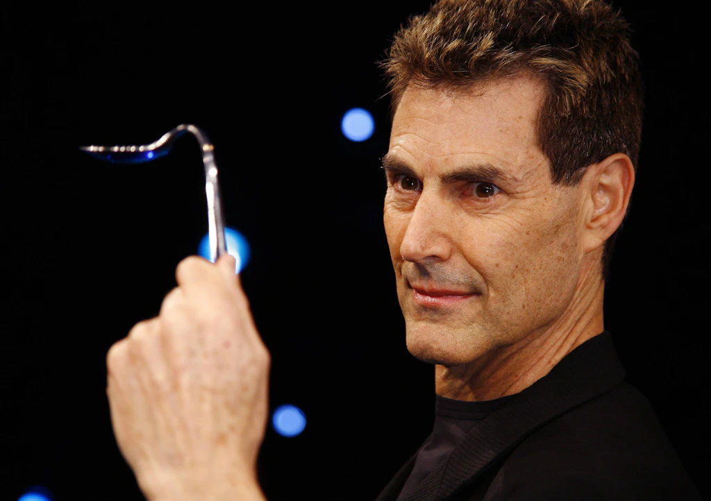 Kurioser Warnbrief: Uri Geller will Putins Atomraketen abwehren