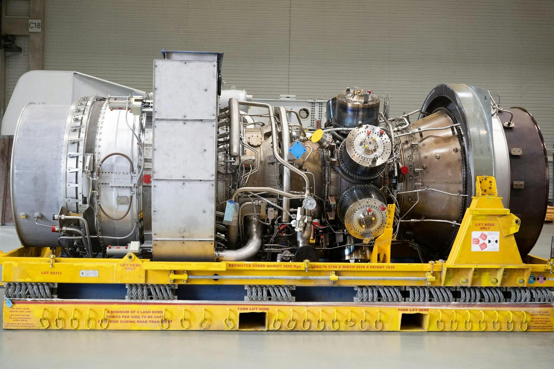 Die Turbine steht für den Weitertransport nach Russland bereit.