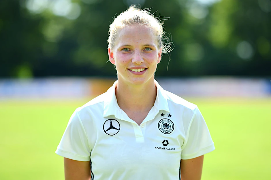ARCHIV - Fordert, dass die Frauen-Bundesliga künftig von der DFL organisiert und vermarktet wird: Tabea Kemme.  