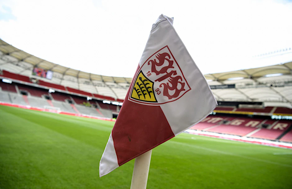 ARCHIV - Der VfB Stuttgart wird im November in die USA reisen.  