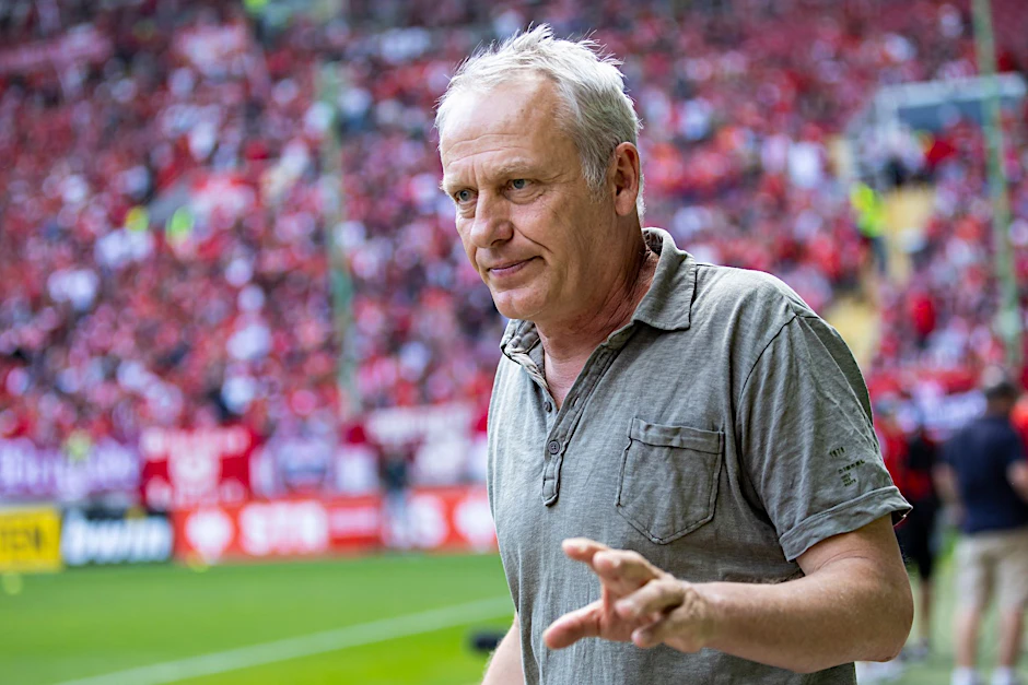Trainer Christian Streich und seine Freiburger werden in dieser Saison in die Top 20 der ewigen Tabelle vorrücken.  
