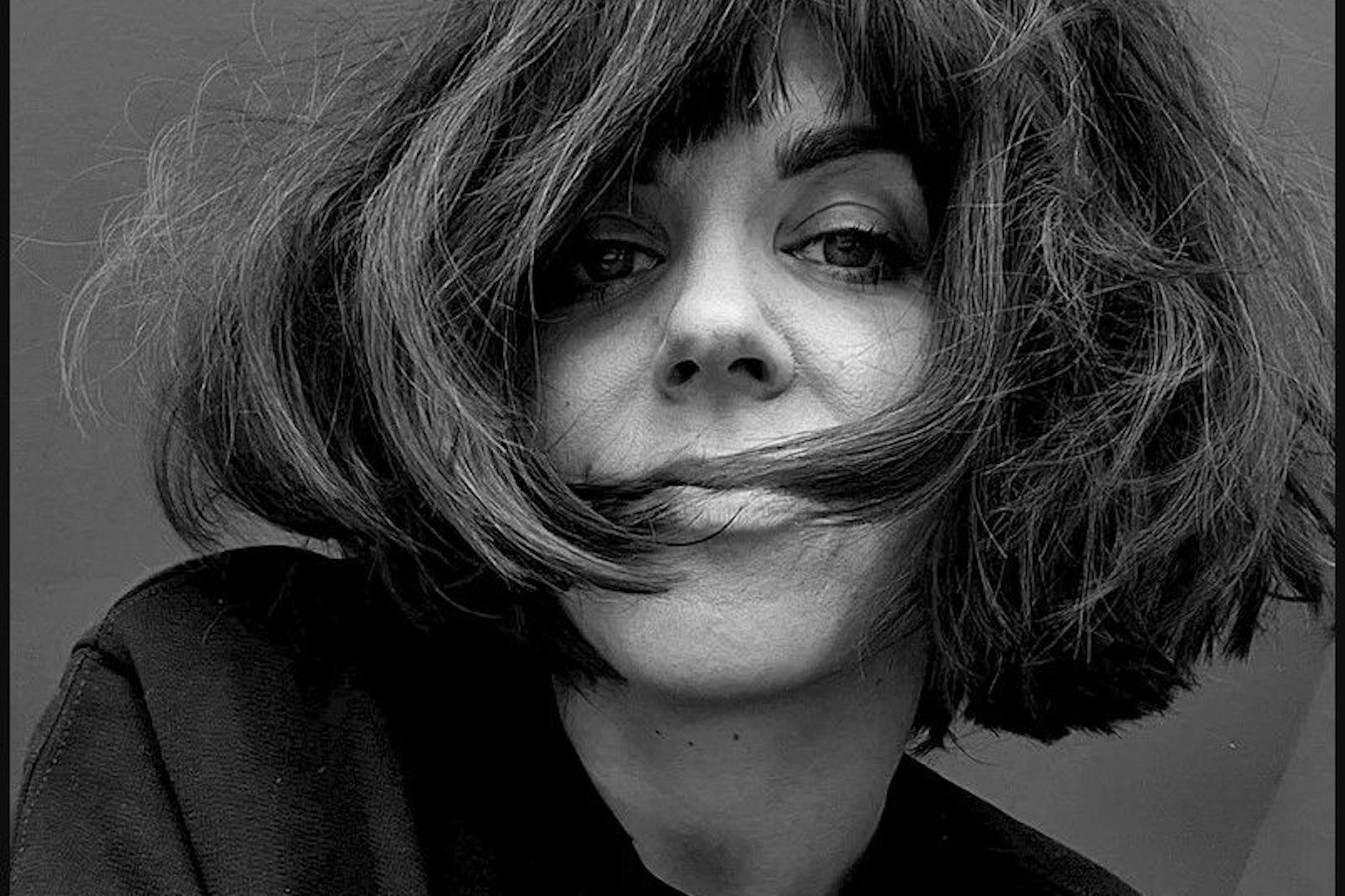 Die Journalistin Julia Friese hat ihren ersten Roman geschrieben.