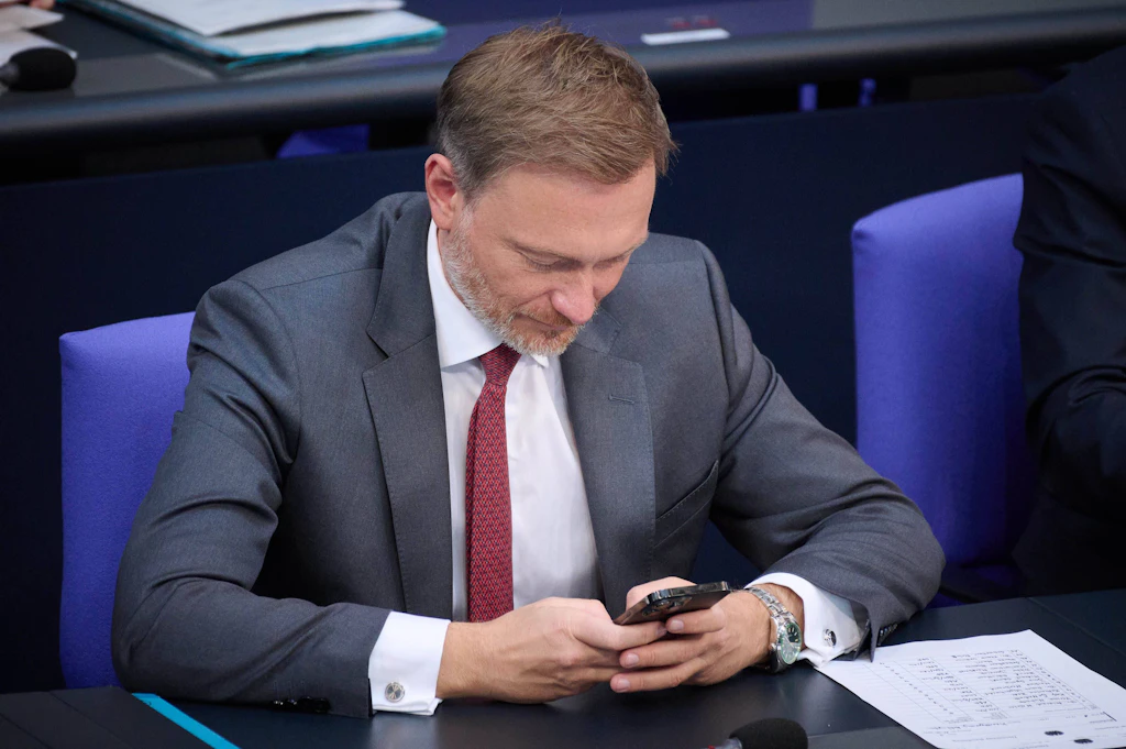 Nach Vorwürfen: Offenbar SMS und Telefonat zwischen Lindner und Porsche-Chef