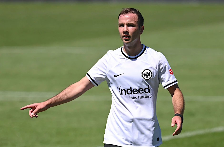 ARCHIV - Frankfurt-Neuzugang Mario Götze trifft zum Bundesliga-Auftakt auf seinen alten Club FC Bayern München.  