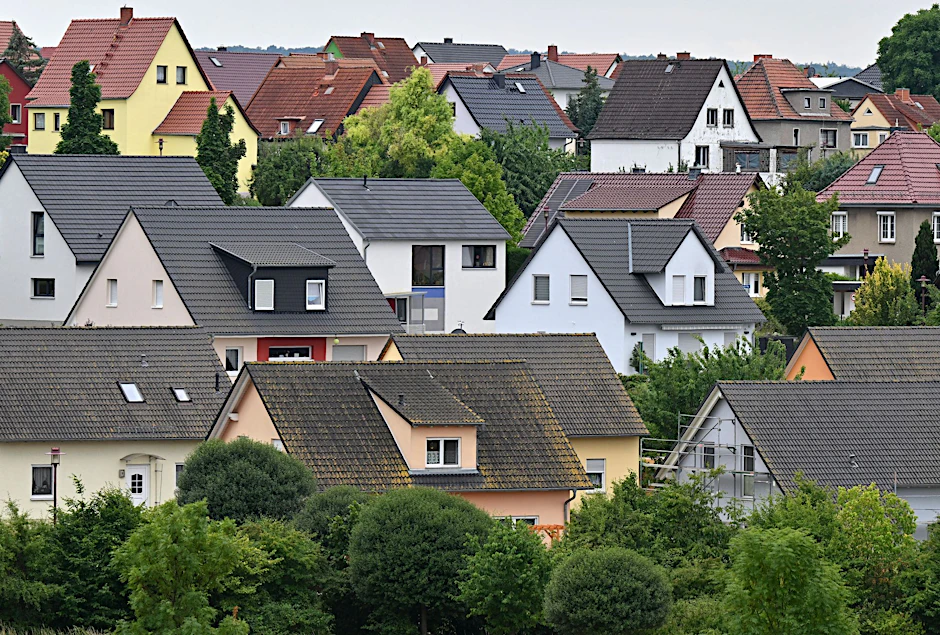 ARCHIV - Kein Geld für Energieeffizienz: Viele Eigentümer modernisieren derzeit nicht.  