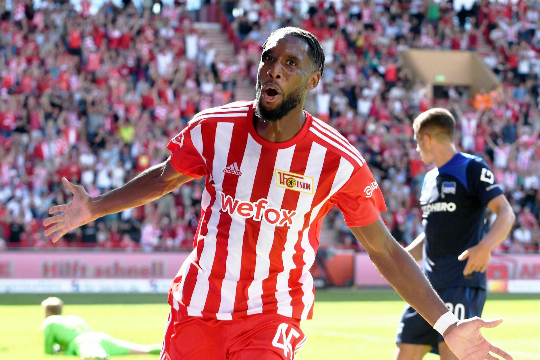 Er kam, sah und traf! Unions Jordan Siebatcheu jubelt über seinen Traumeinstand beim Derby n der Alten Försterei.