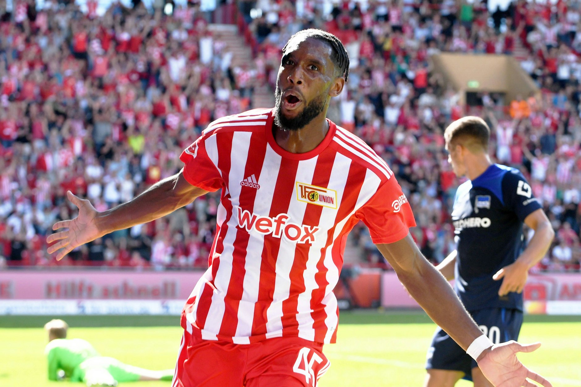 Er kam, sah und traf! Unions Jordan Siebatcheu jubelt über seinen Traumeinstand beim Derby n der Alten Försterei.