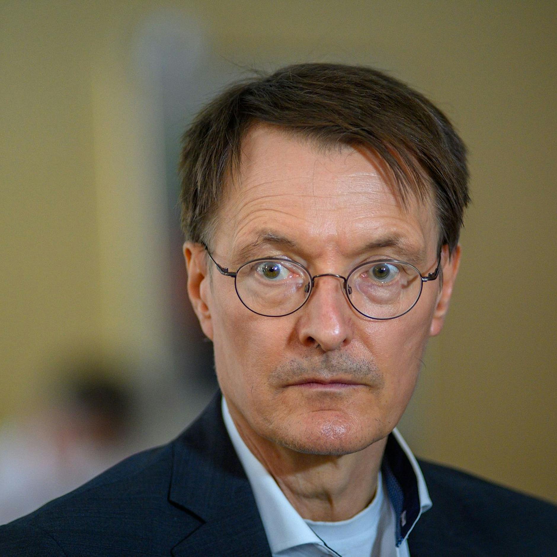 Lauterbach fordert „klare Ansagen“ für alle