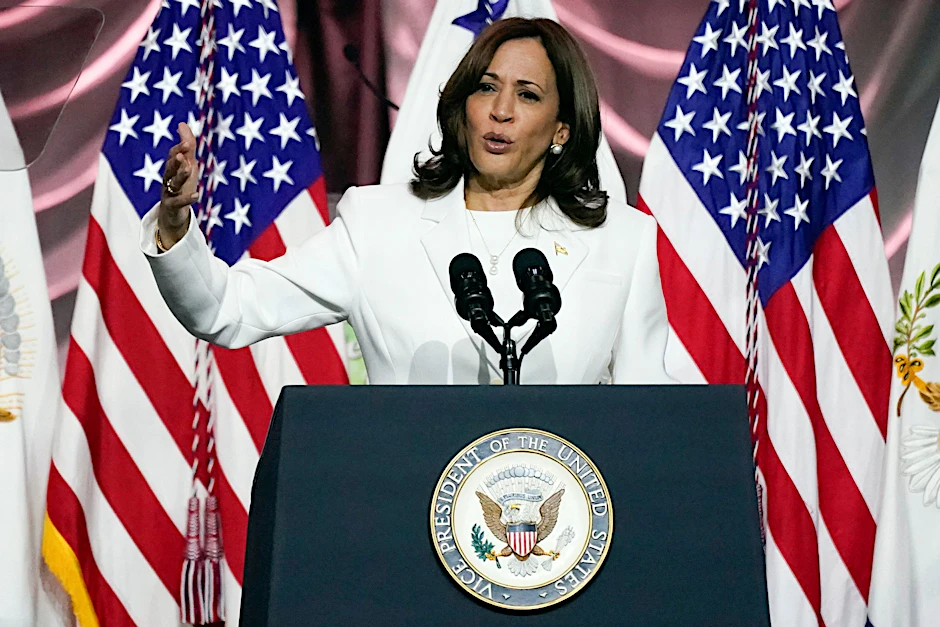 US-Vizepräsidentin Kamala Harris gab die entscheidende Stimme für die einfache Mehrheit ab.  