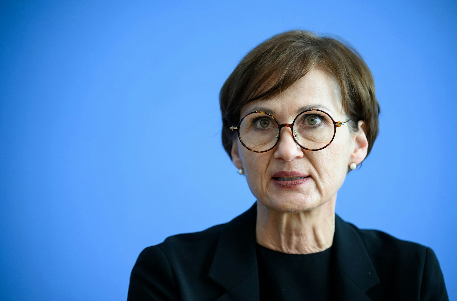 ARCHIV - Bettina Stark-Watzinger (FDP), Bundesministerin für Bildung und Forschung, hat sich in Greifswald angekündigt.  