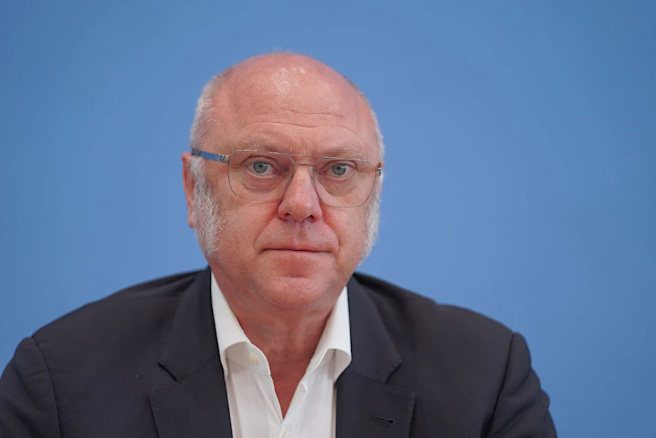 ARCHIV - Ulrich Schneider, Hauptgeschäftsführer des Paritätischen Wohlfahrtsverbands.  
