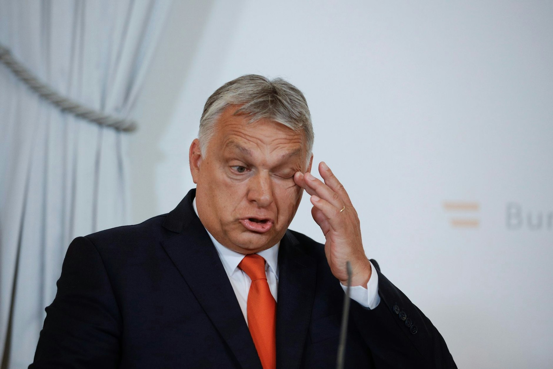 Das hätte  ins Auge gehen können: Viktor Orban wurde aus Seenot gerettet.