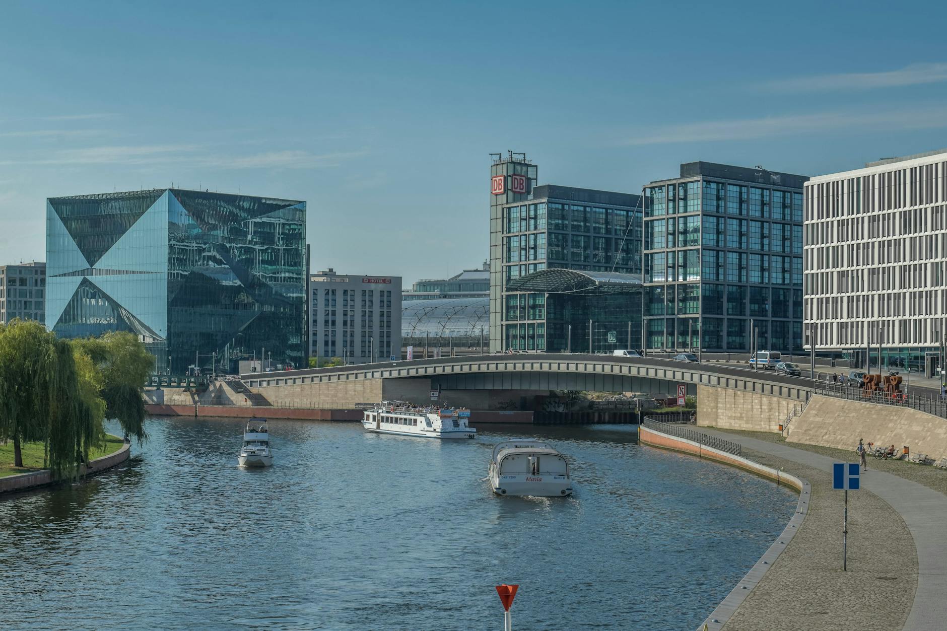 Wegen der anhaltenden Trockenheit fließt die Spree mittlerweile rückwärts (Archivbild).