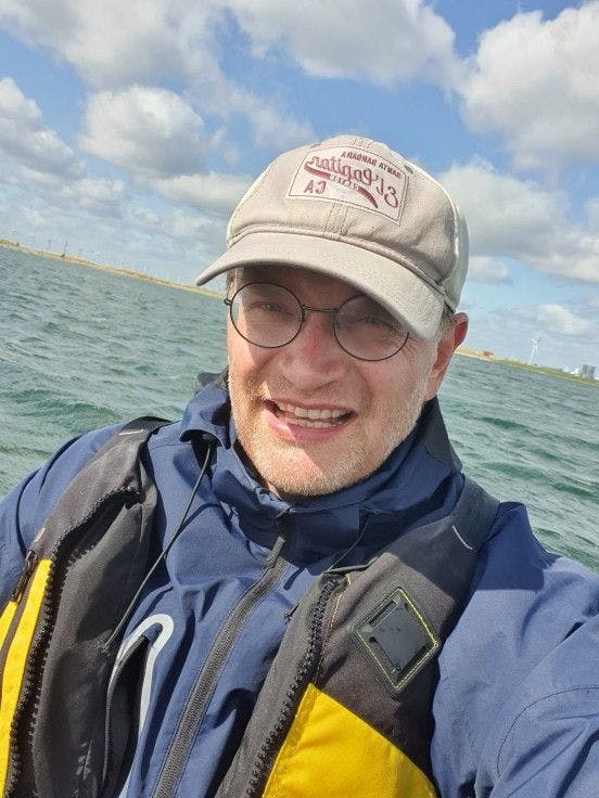 Maurice Frank auf dem Meer