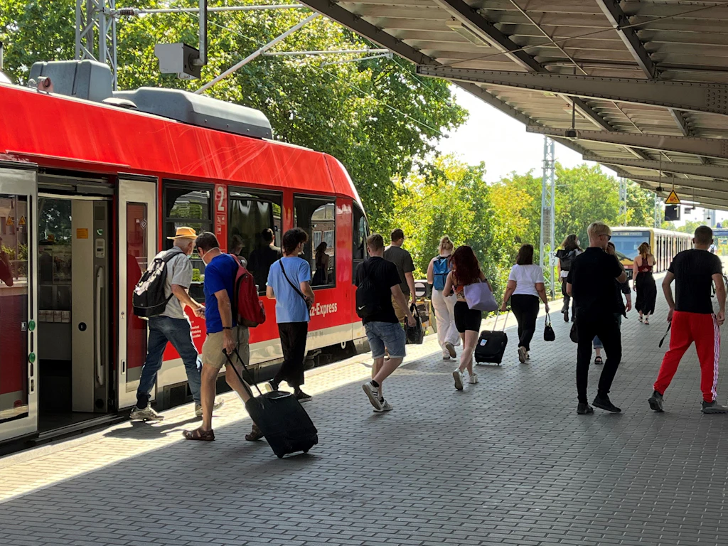 „Völlig rücksichtslos“: Warum Pendler immer wieder in Hennigsdorf stranden