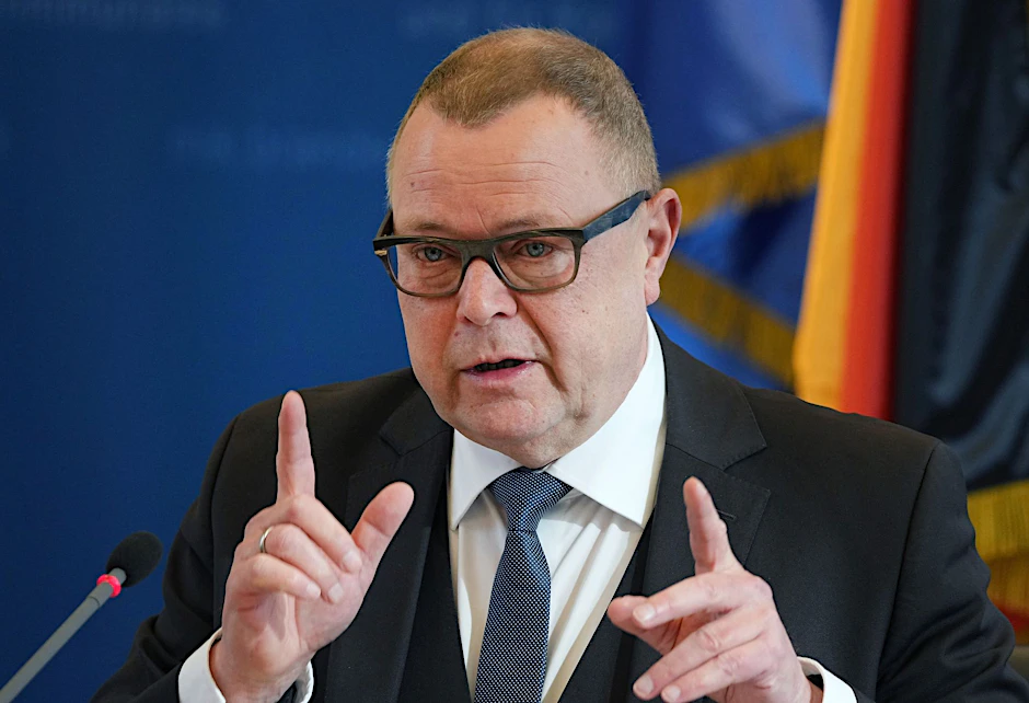 ARCHIV - Michael Stübgen (CDU) spricht.  