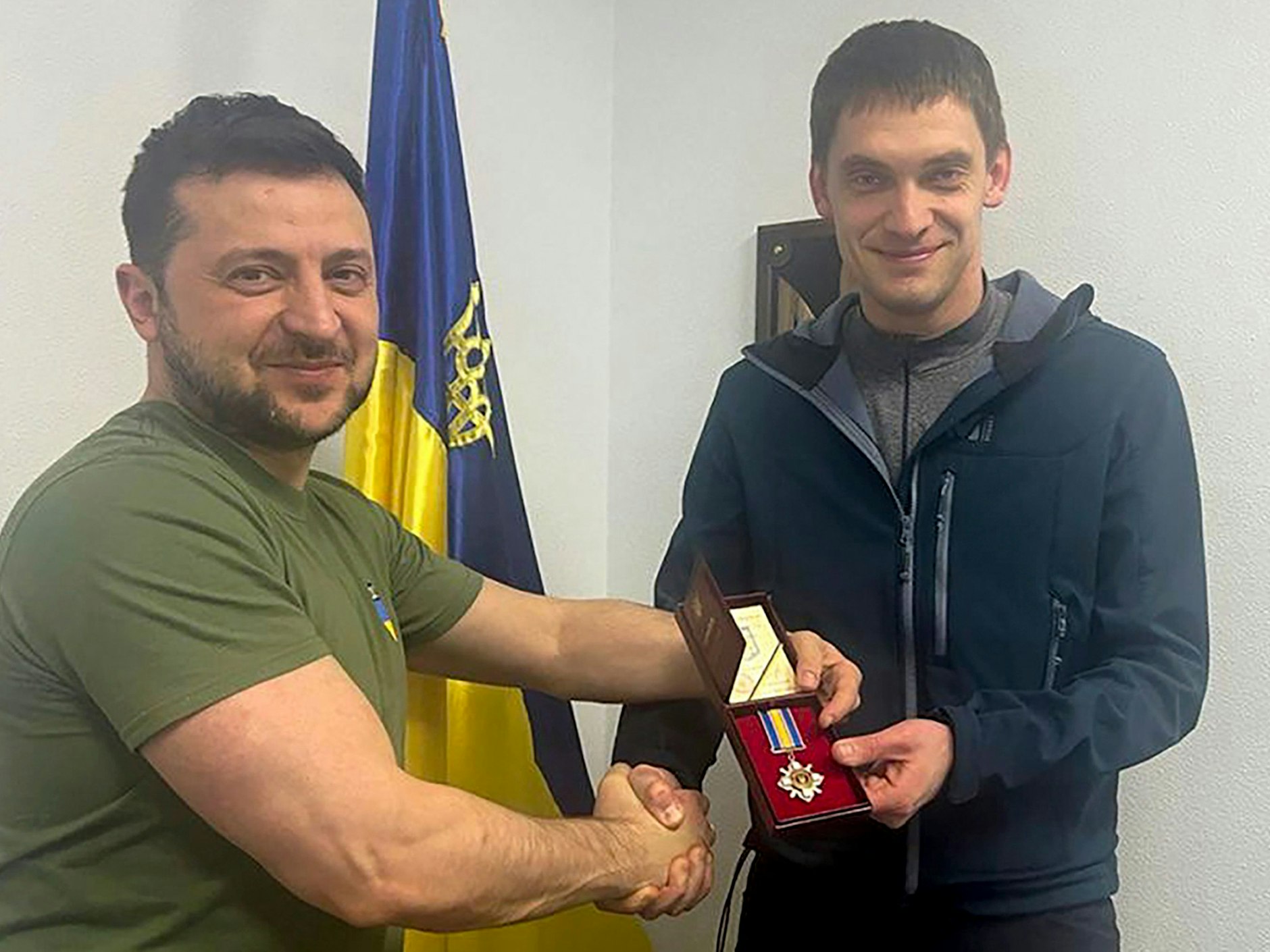 Der ukrainische Präsident Wolodymyr Selenskyj zeichnete Melitopols Bürgermeister Iwan Fedorow aus.