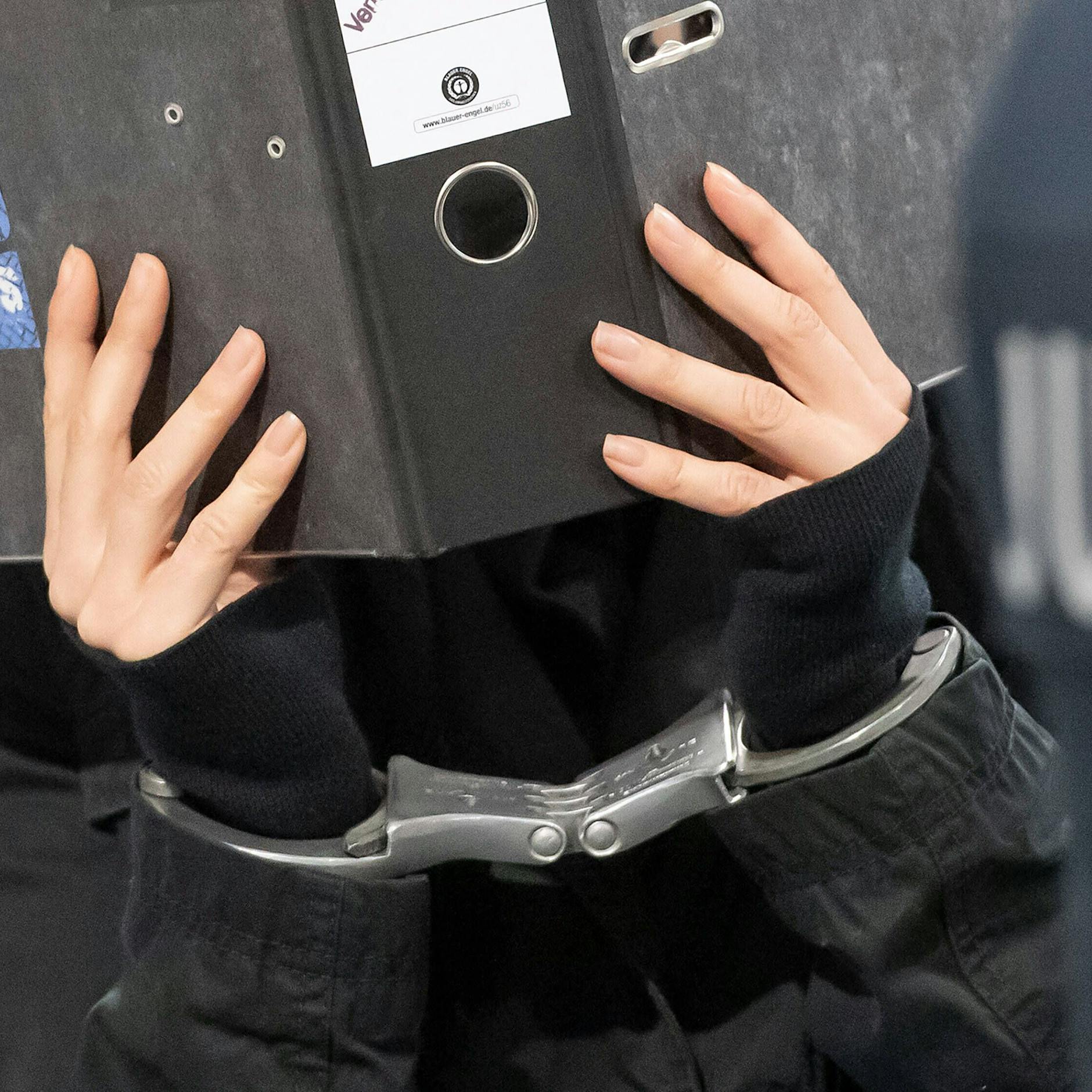 Patientin (27) an Brei erstickt: Haftbefehl für die Todespflegerin (45) von Berlin-Prenzlauer Berg!