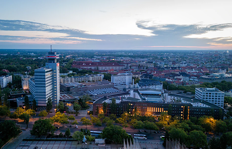 Blick vom Messegelände auf den Rundfunk Berlin-Brandenburg