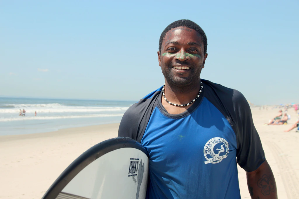 New York: Surfen gegen Rassismus und Vorurteile