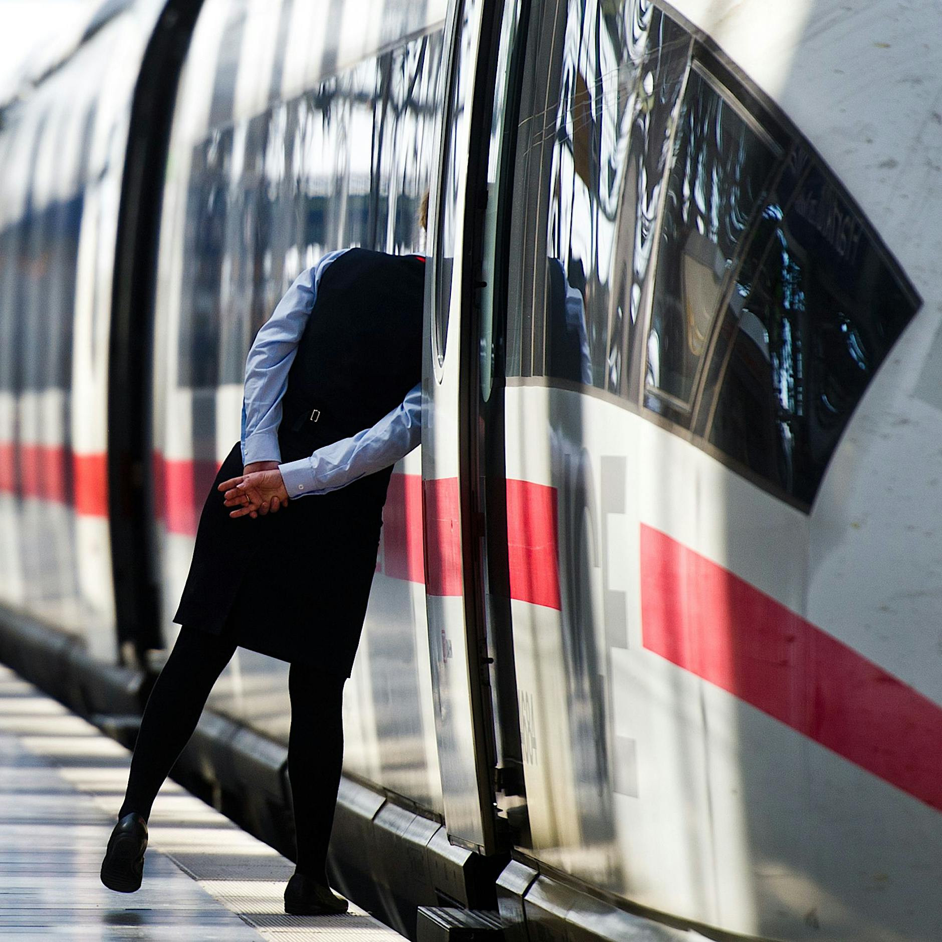 Menschen ohne Maske: Wie ich im ICE eine Phobie gegen Löcher bekam