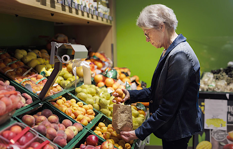 Lebensmittel werden durch die Inflation immer teurer – selbst eine Gehaltserhöhung kann die Kaufkraft nicht immer erhöhen.
