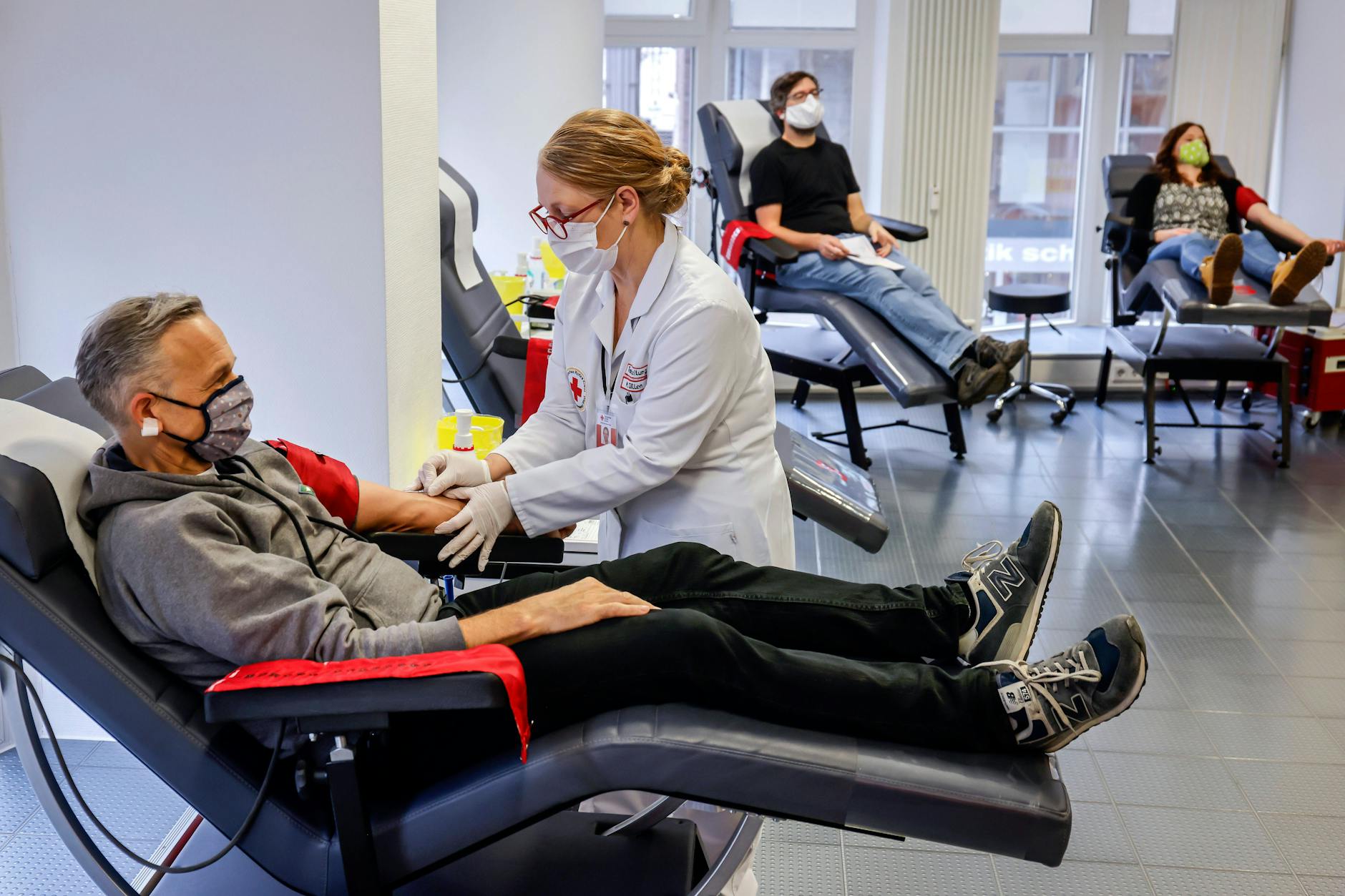 Wer Plasma spendet, hilft damit auch Menschen mit einem geschwächten Immunsystem.