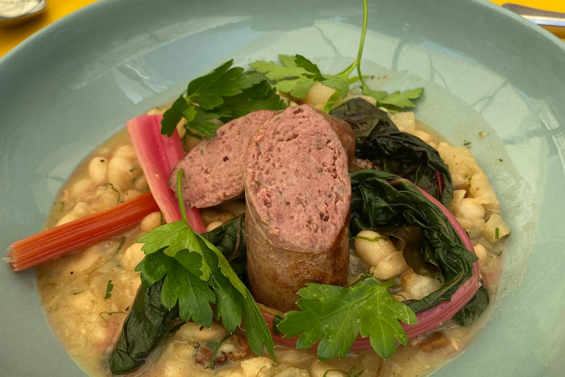 Ehre für Bud Spencer und Terence Hill: Dieses Cassoulet mit Würstchen ist ein Cowboy-Frühstück 2.0.