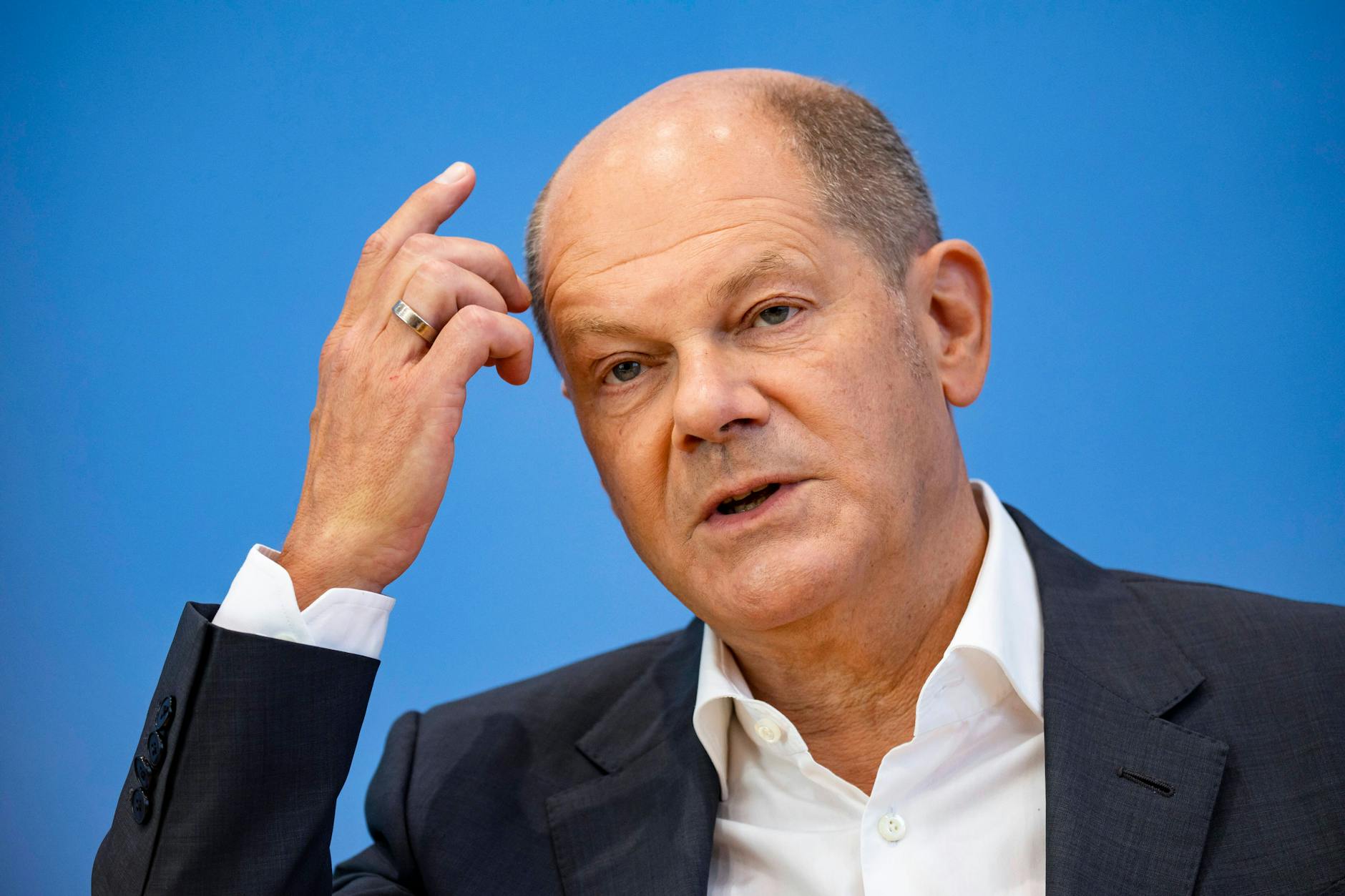 Bundeskanzler Olaf Scholz bei der traditionellen Sommer-Pressekonferenz.