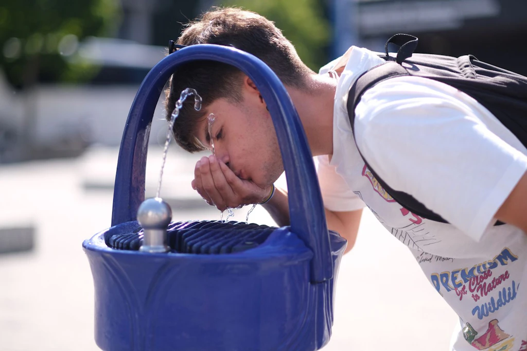 Trinken gegen Hitze: Berlin hat zu wenig Wasserspender – und der Ausbau stockt