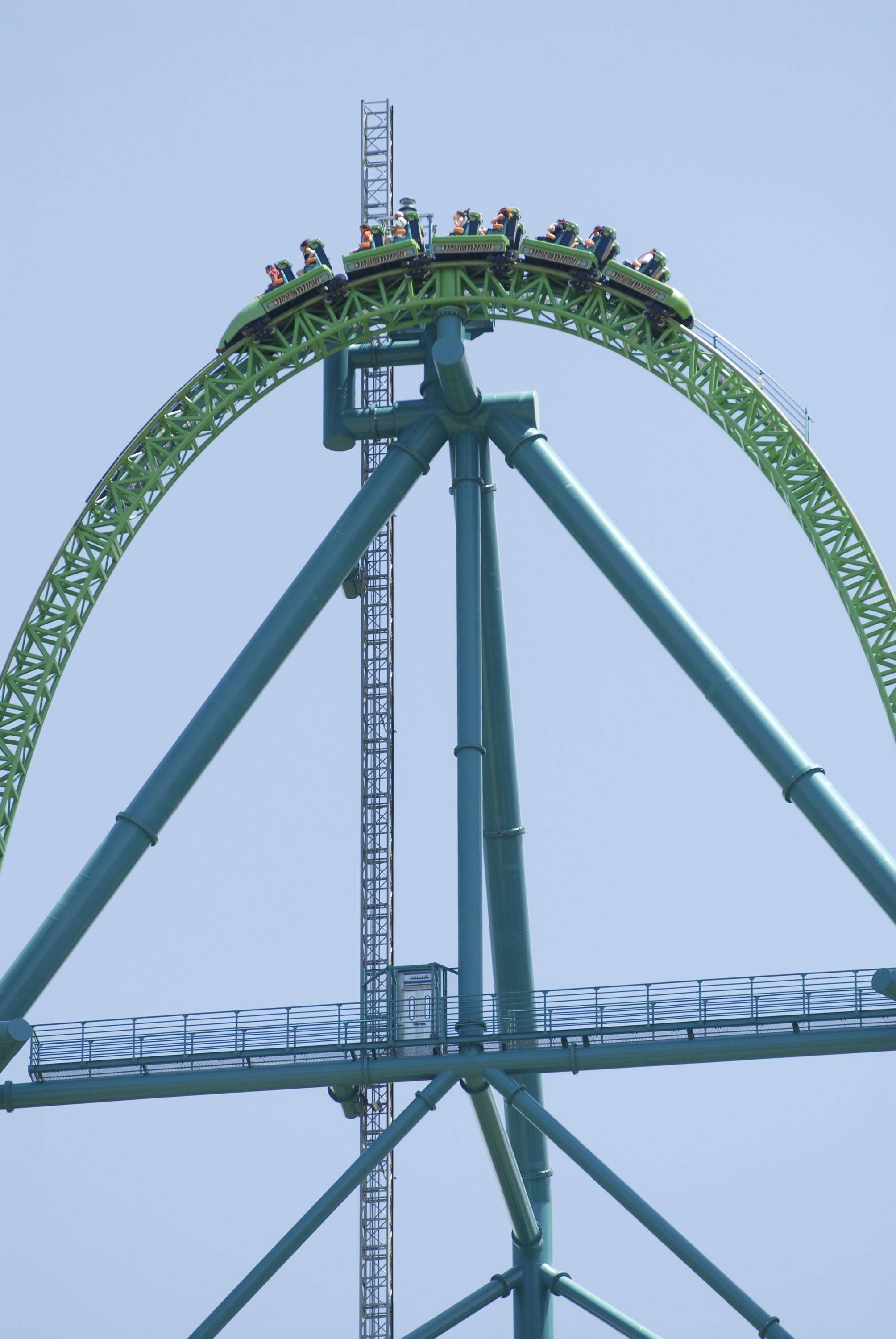 MIT VIDEO! Vorsicht, heftig: 139 Meter hoch, 206 Kilometer pro Stunde! DAS ist die krasseste Achterbahn der Welt