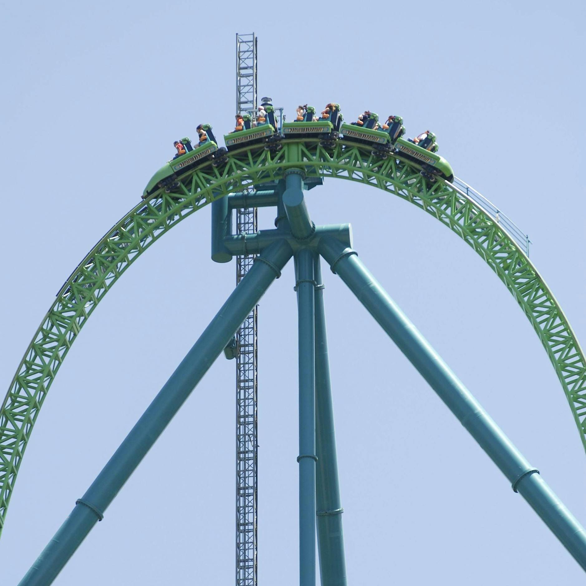 MIT VIDEO! Vorsicht, heftig: 139 Meter hoch, 206 Kilometer pro Stunde! DAS ist die krasseste Achterbahn der Welt