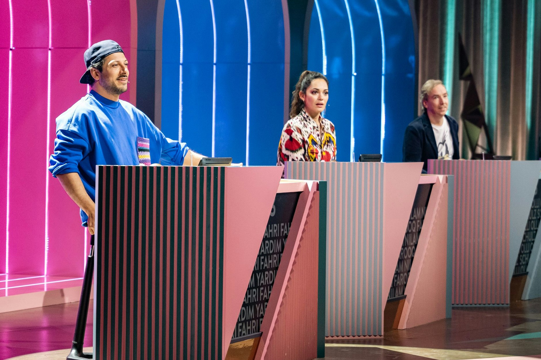 Fahri Yardim (links) Nilam Farooq und Olli Schulz treten in der aktuellen Staffel von Wer stiehlt mir die Show? gegen Joko Winterscheidt an.