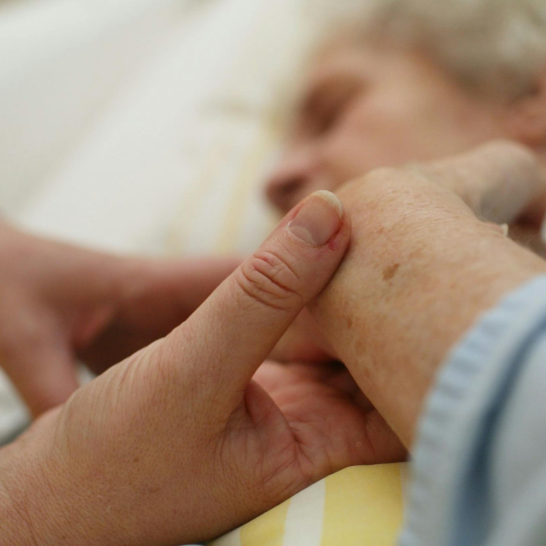 Sterbehilfe: Gesetzentwürfe scheitern im Bundestag