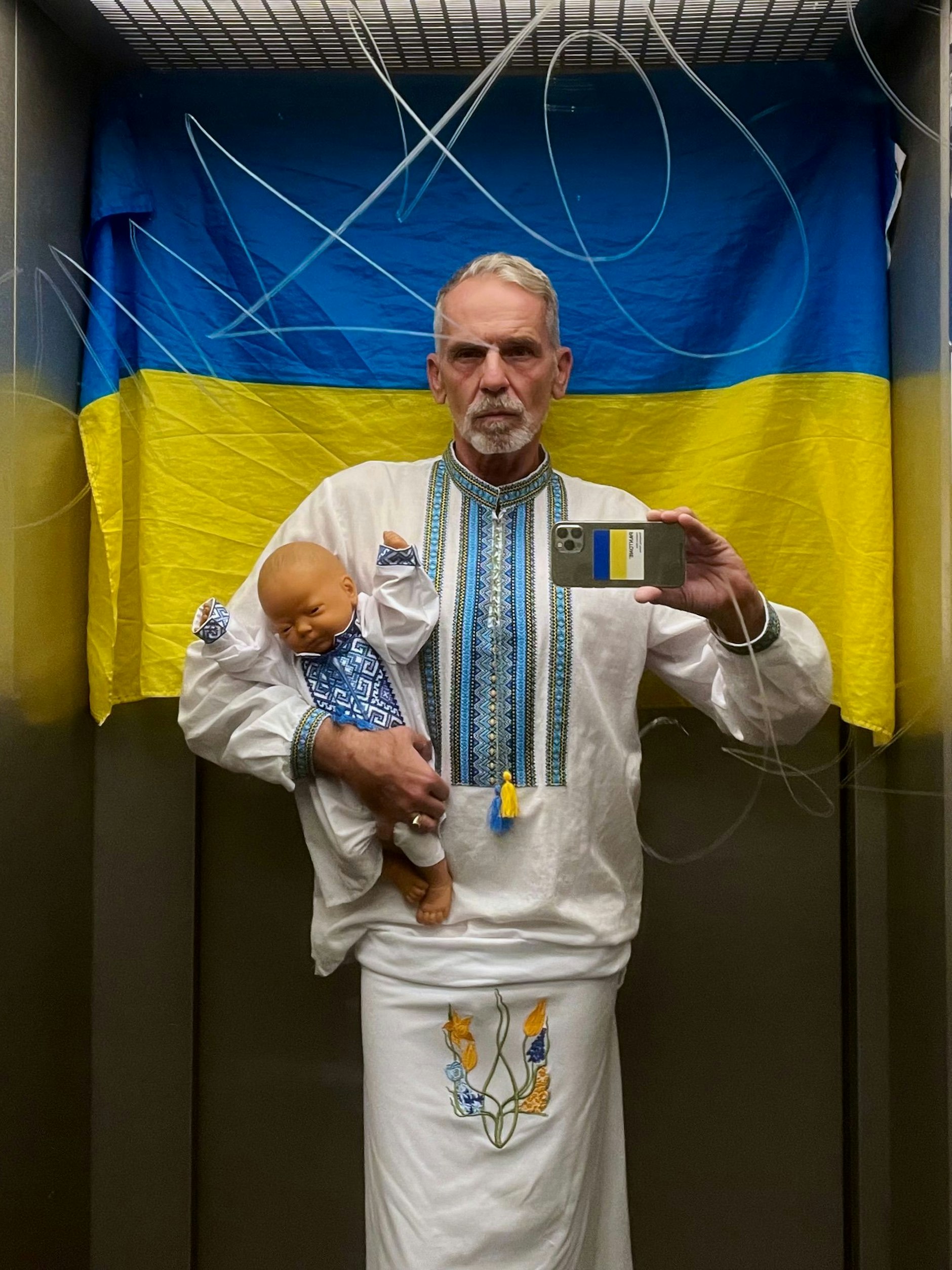 Die Bilder entstehen im Lift eines Kreuzberger Wohnhauses.