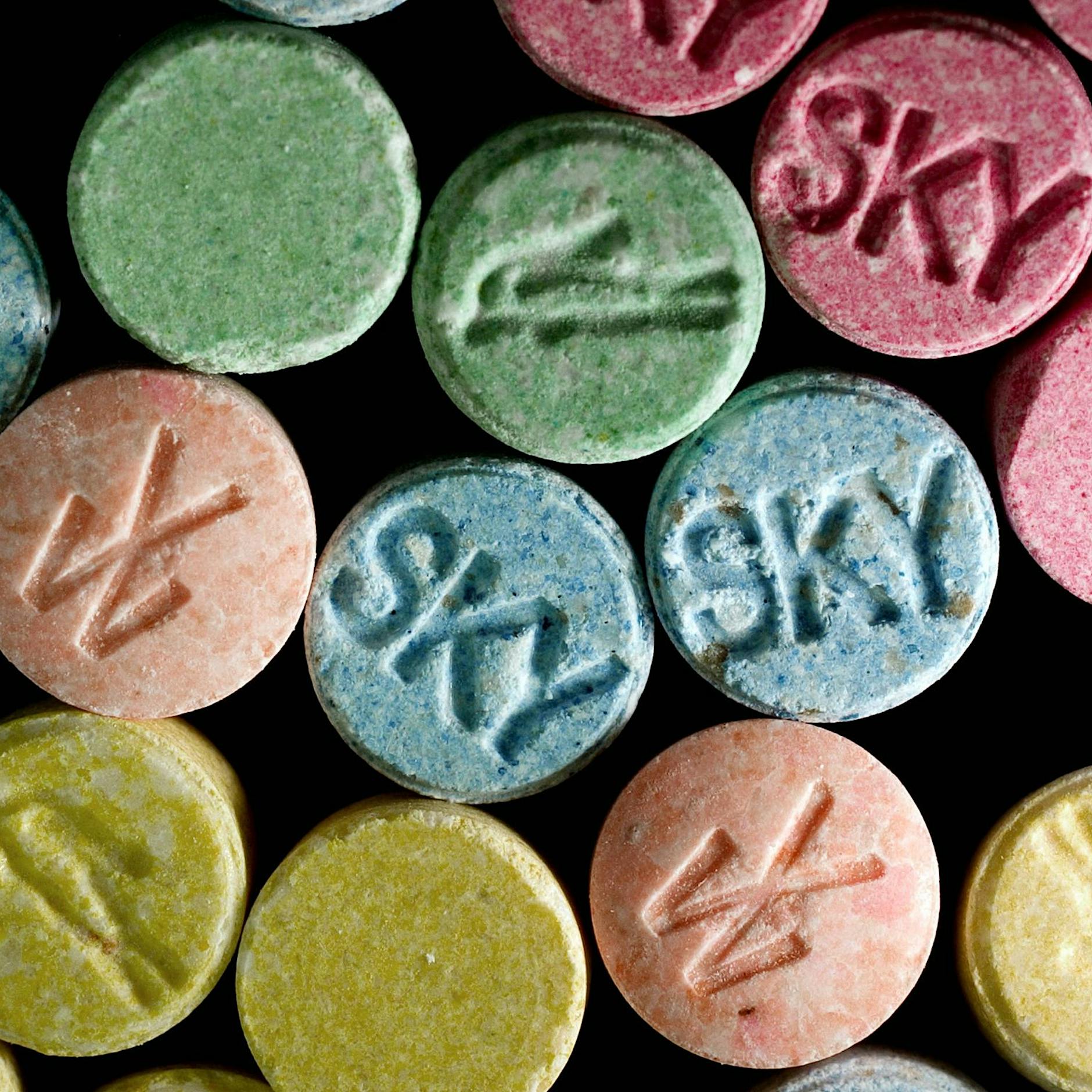 Irrer Plan oder gute Idee? Grüne wollen jetzt auch Kokain und Ecstasy entkriminalisieren! Gibt’s bald harte Drogen für alle?