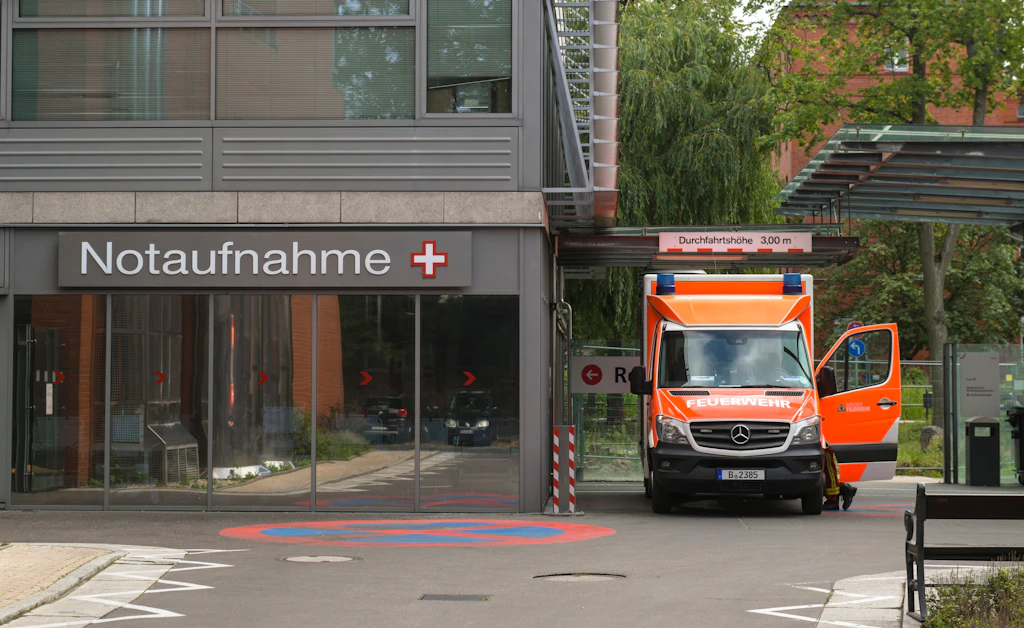 Hilferuf der Rettungsstellen: Patienten müssen in Berlin bis zu 48 Stunden warten