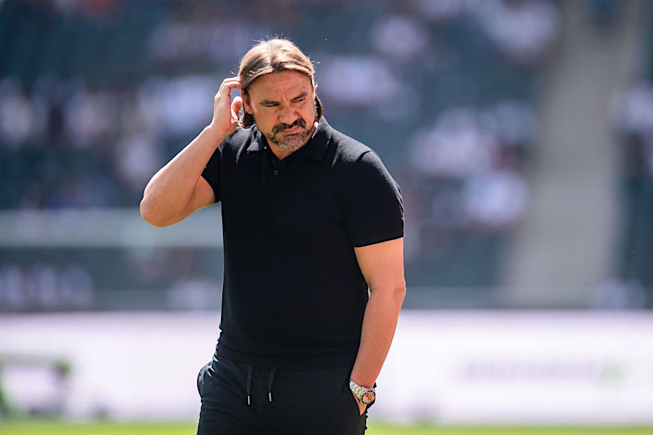 Gladbachs Trainer Daniel Farke rechnet mit einer «hitzigen Atmosphäre» im ersten Heimspiel von Schalke 04.  