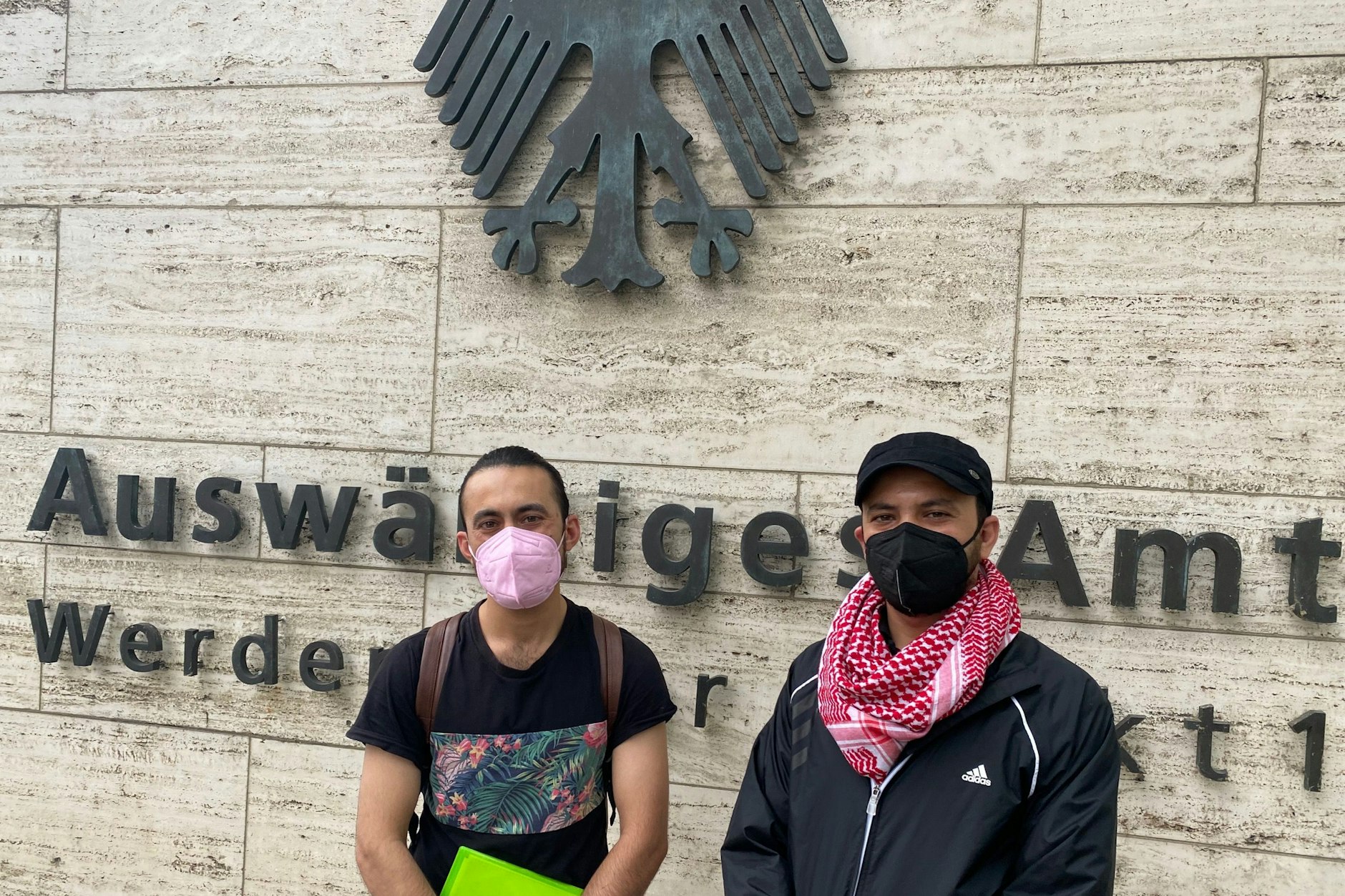 Die Brüder Ahmed und Abu (v. l.) bei der Demonstration
