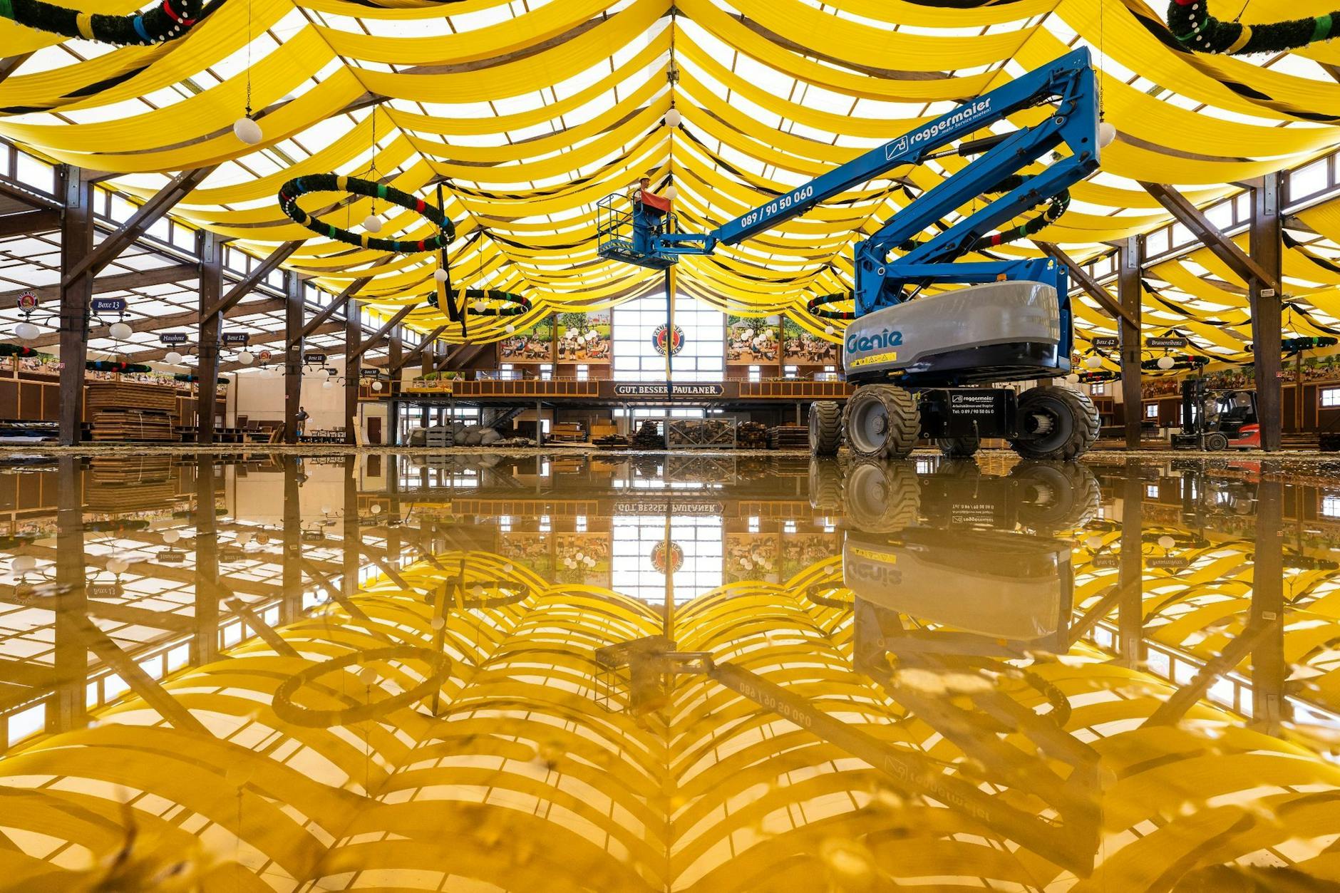 dpatopbilder - Es geht wieder los: In München startet bald das Oktoberfest. Affenpocken sollten den Wiesn-Besuchern dabei weniger Sorgen machen als eine Infektion mit dem Coronavirus.