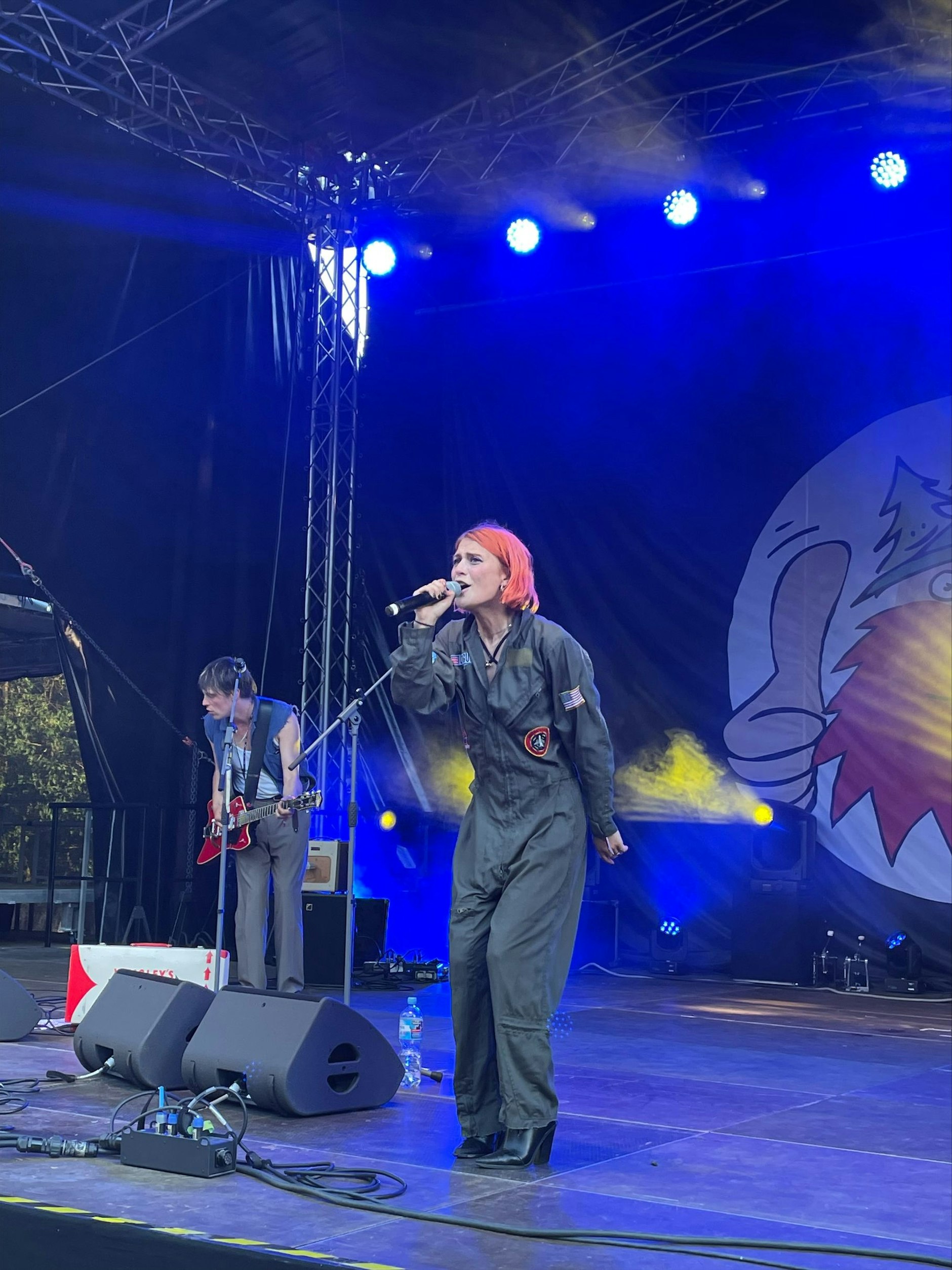 Mit Trettmann hat Alli Neumann den Hit „Zeit steht“ aufgenommen, am Freitag rockte sie Jamel.