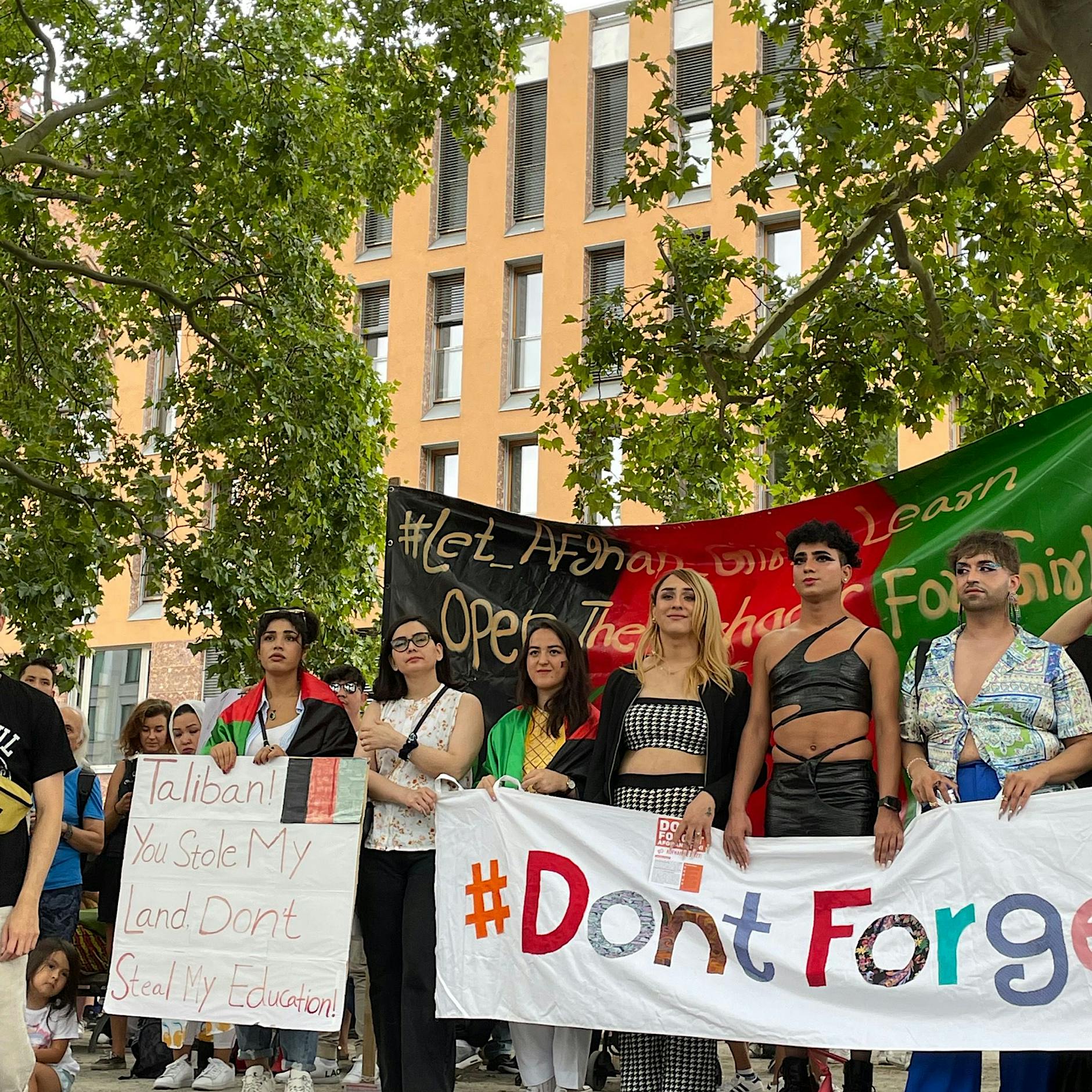 Seebrücke in Berlin: „Afghanistan wird Tag für Tag von der Welt vergessen“