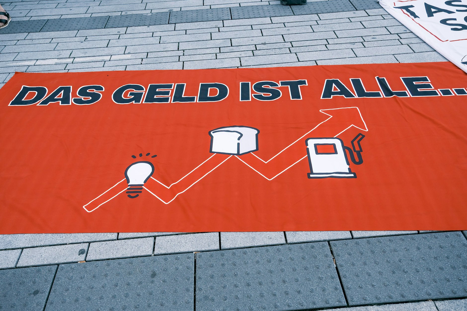 Die steigenden Preise bringen immer mehr Deutsche finanziell in die Bredouille.