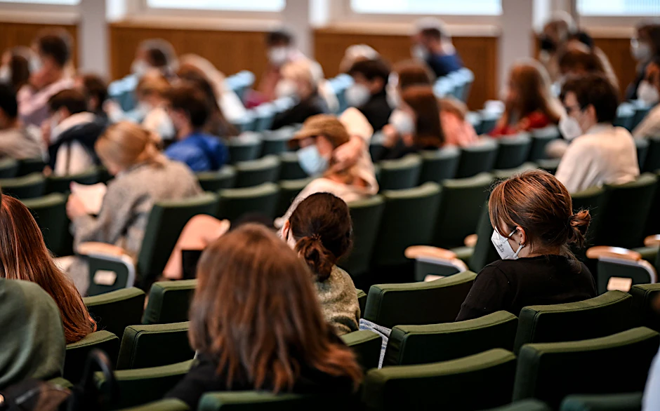 Studenten sitzen im Audimax der Freien Universität Berlin (Symbolbild).