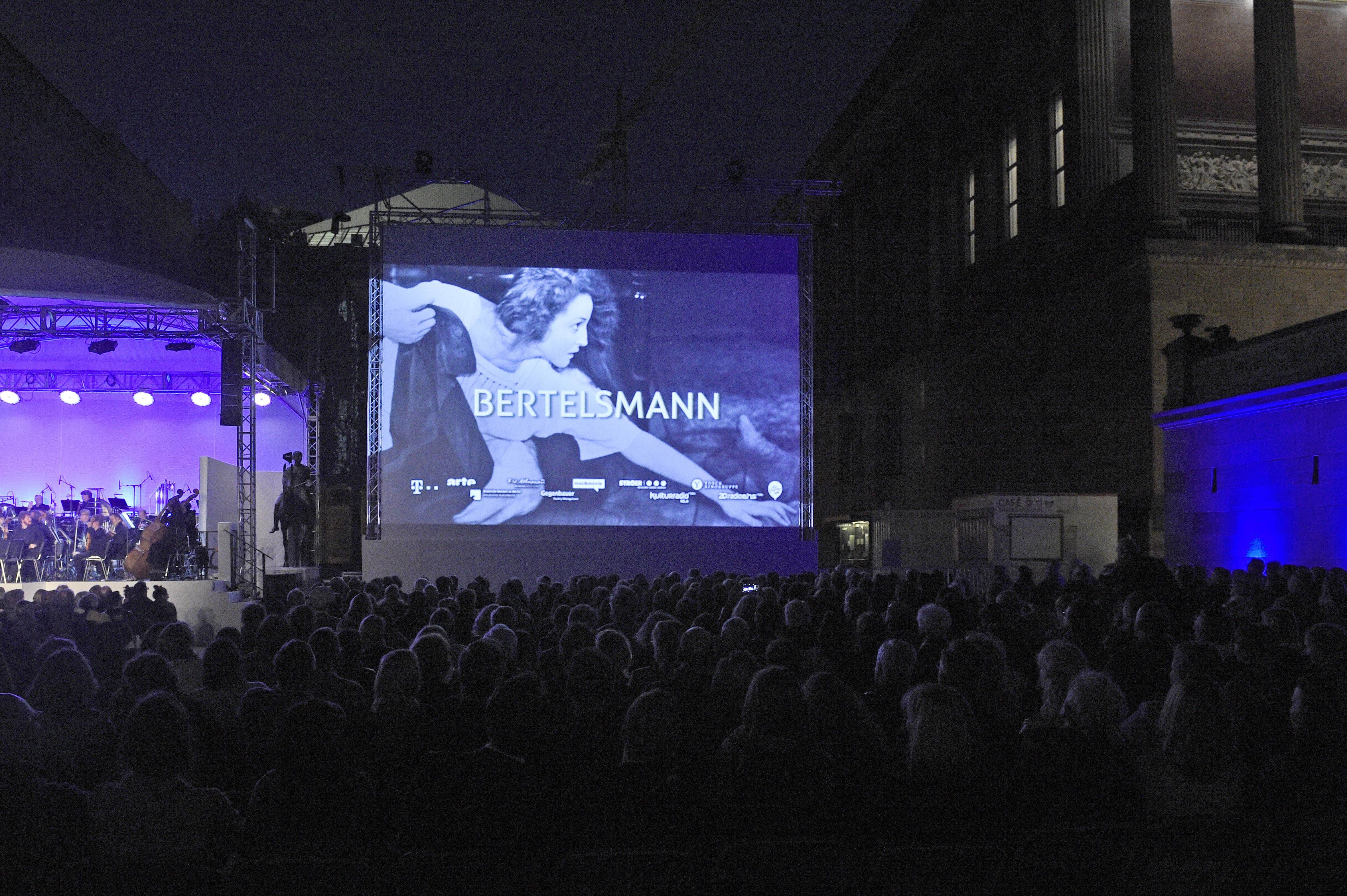 Image - UFA-Filmnächte 2022: Unkeusche Liebe, gefährliche Superschurken und Berggipfel, die nach echten Helden verlangen. Was will man mehr?