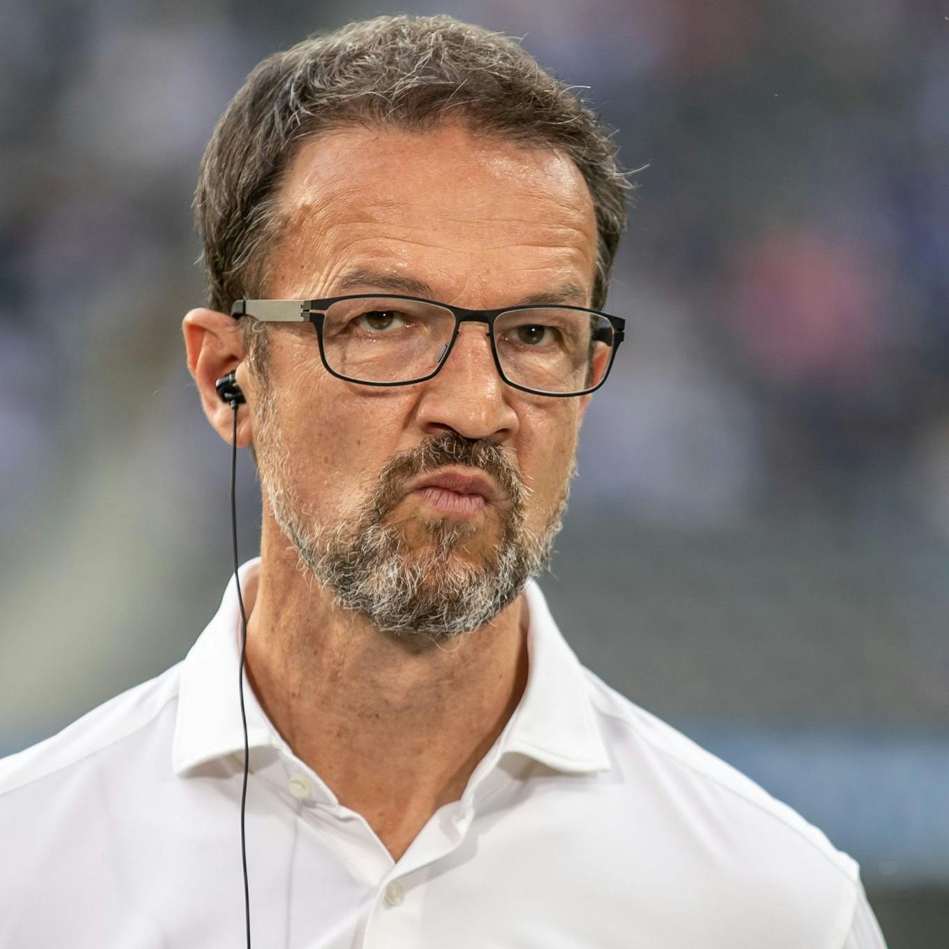 Manager Fredi Bobic setzt Torwart Rune Jarstein vor die Tür.