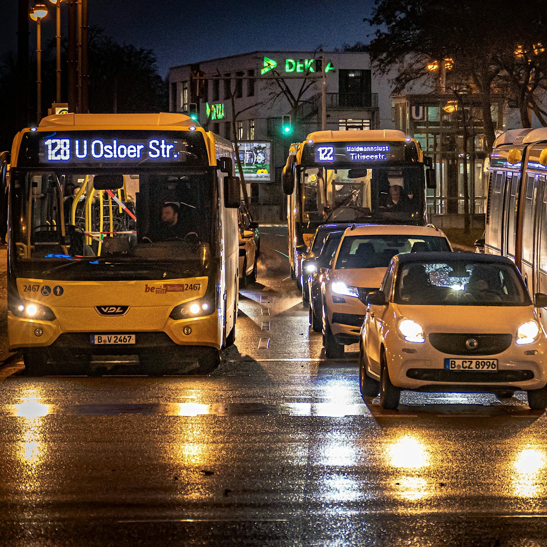 BVG setzt Rotstift an: Diese 32 Buslinien sind ab Montag von den Fahrplankürzungen betroffen