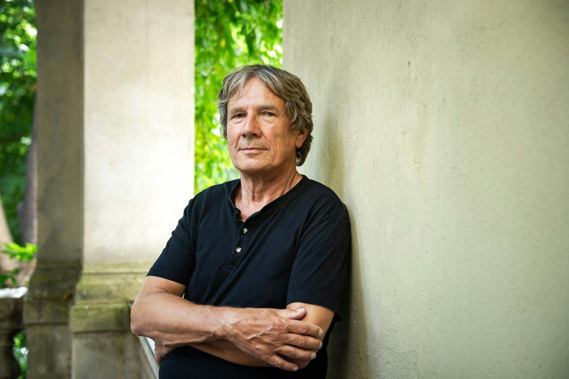 Harald Jähner auf dem Balkon des Berliner Literaturhauses in der Fasanenstraße