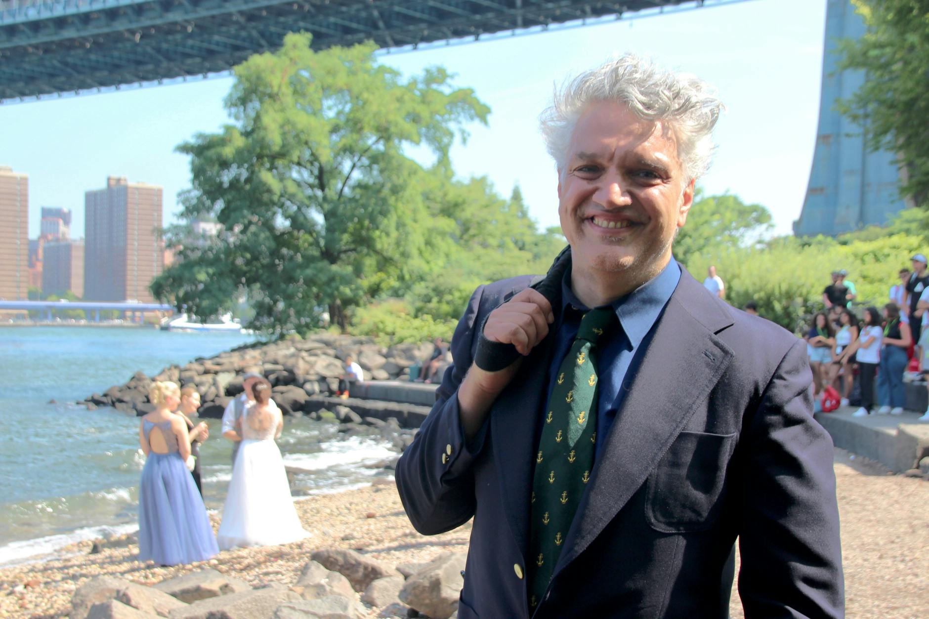 Hochzeitsplaner Erol Inanc während einer Trauung in New York.