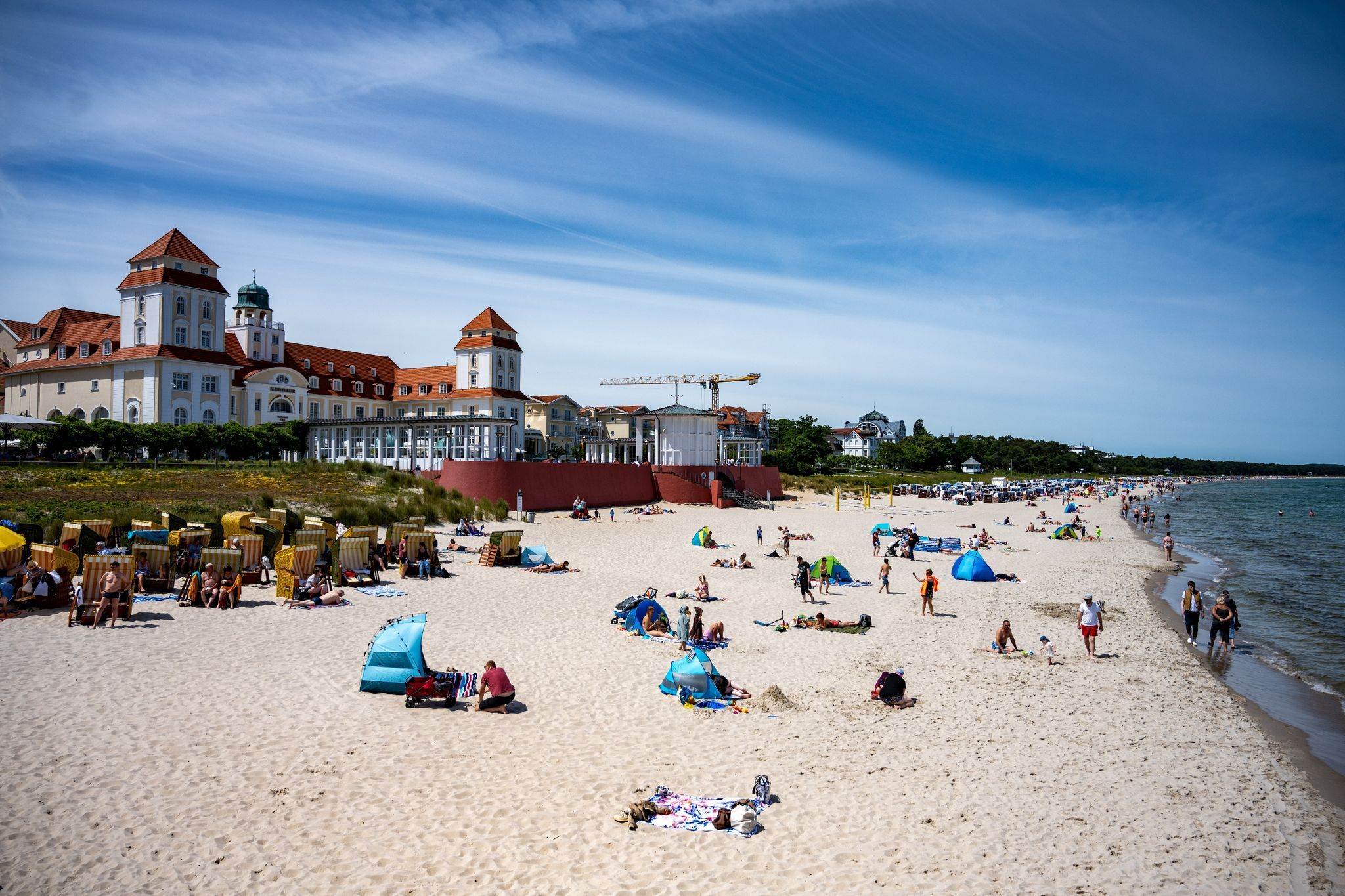 Von Arenal bis Binz: Wo wir 2023 auf keinen Fall mehr Urlaub machen wollen